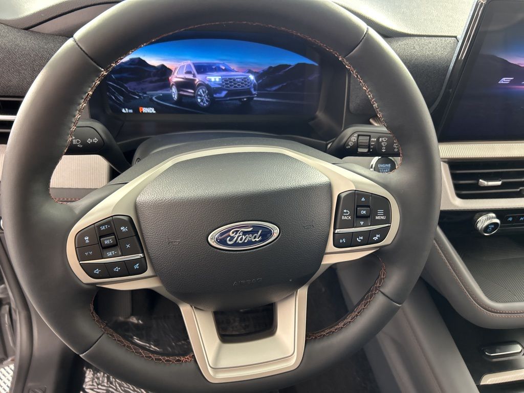2025 Ford Explorer photo 10