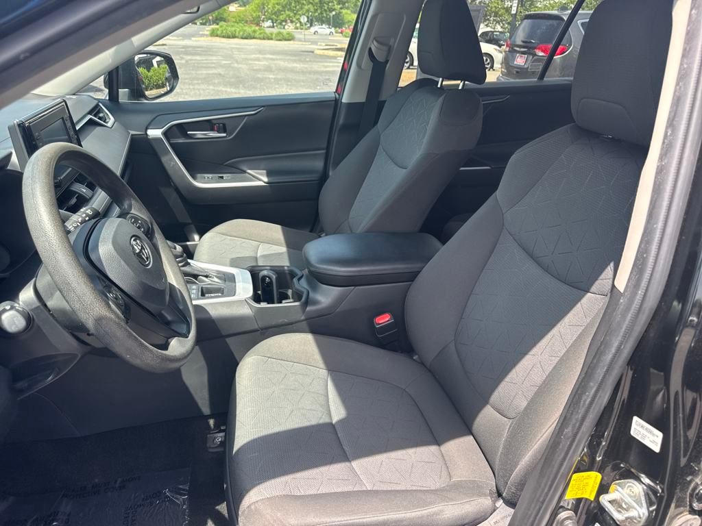 2022 Toyota RAV4 XLE photo 14