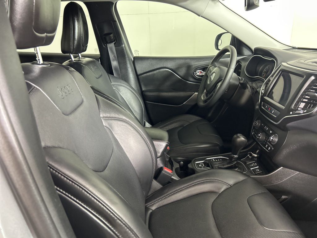 2021 Jeep Cherokee Latitude Lux photo 18