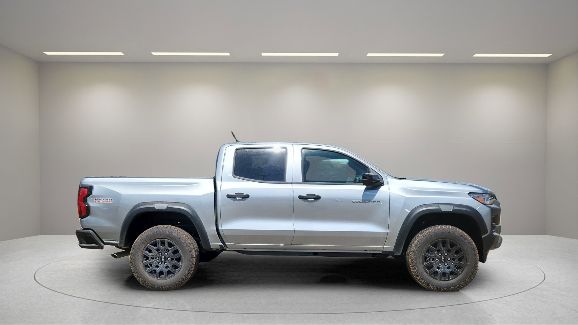 2026 Chevrolet Colorado Trail Boss photo 2