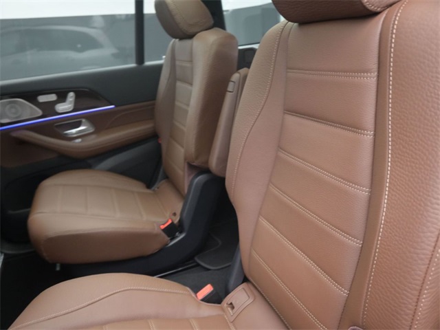 2026 Mercedes Benz GLS 450 4MATIC photo 15