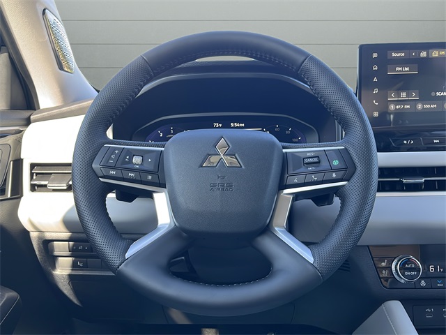 2025 Mitsubishi Outlander SEL photo 10