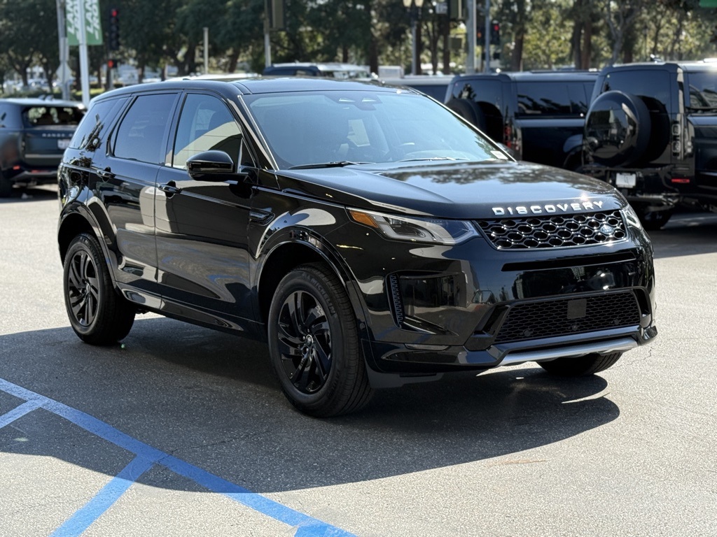 2025 Land Rover Discovery Sport S photo 3