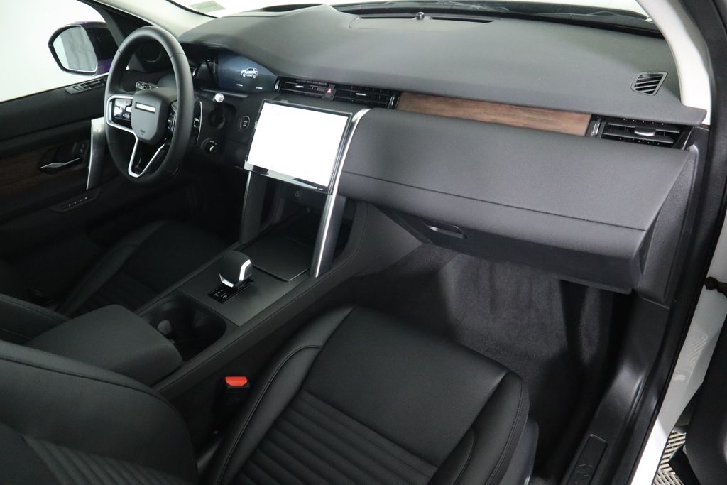 2025 Land Rover Discovery Sport S photo 16