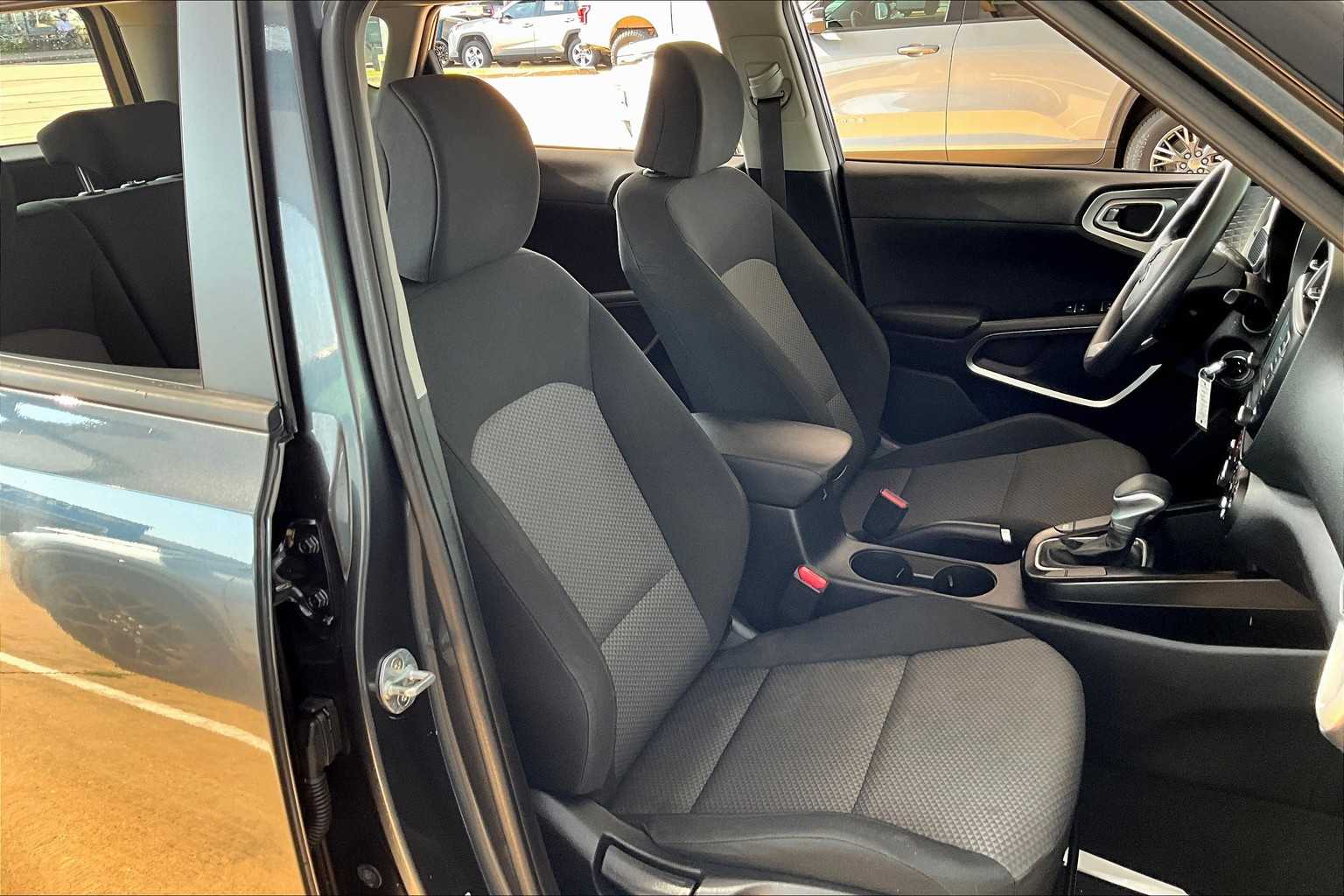 2020 Kia Soul LX photo 5