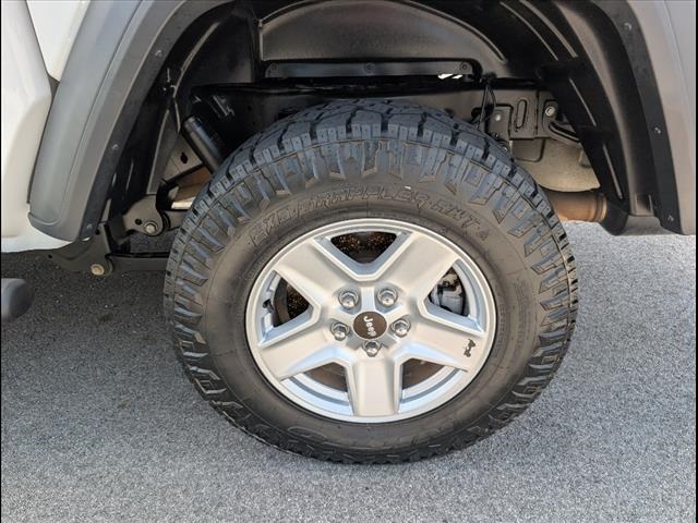 2020 Jeep Gladiator Sport photo 5