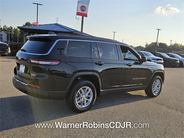 2025 Jeep Grand Cherokee Laredo photo 13
