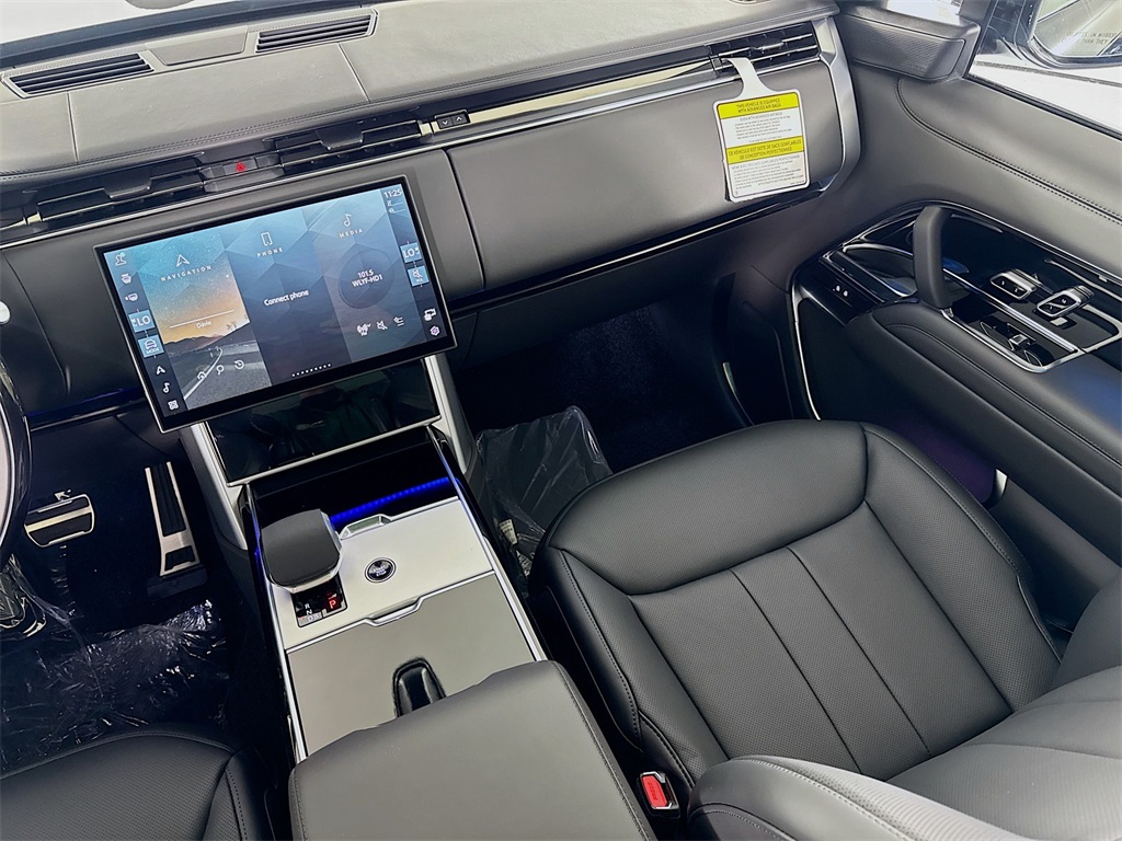 2025 Land Rover Range Rover SE photo 20