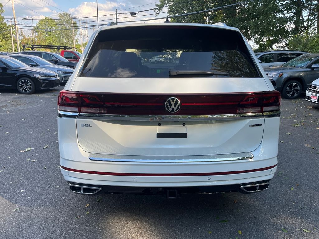 2026 Volkswagen Atlas SEL Premium R-Line photo 5