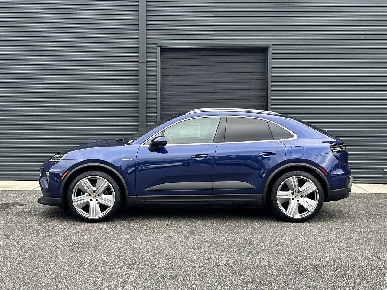 2024 Porsche Macan 4 Electric photo 10