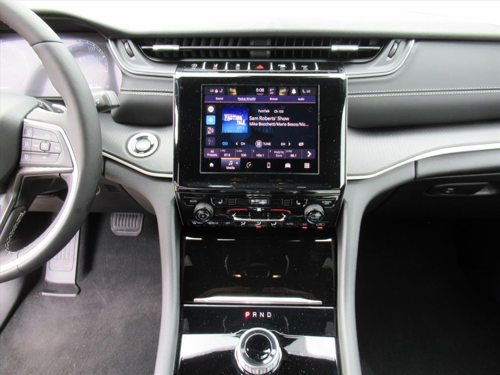 2025 Jeep Grand Cherokee Laredo X photo 18