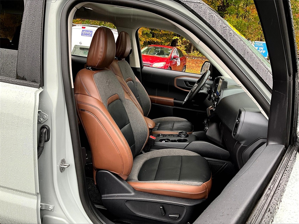 2023 Ford Bronco Sport Outer Banks photo 11