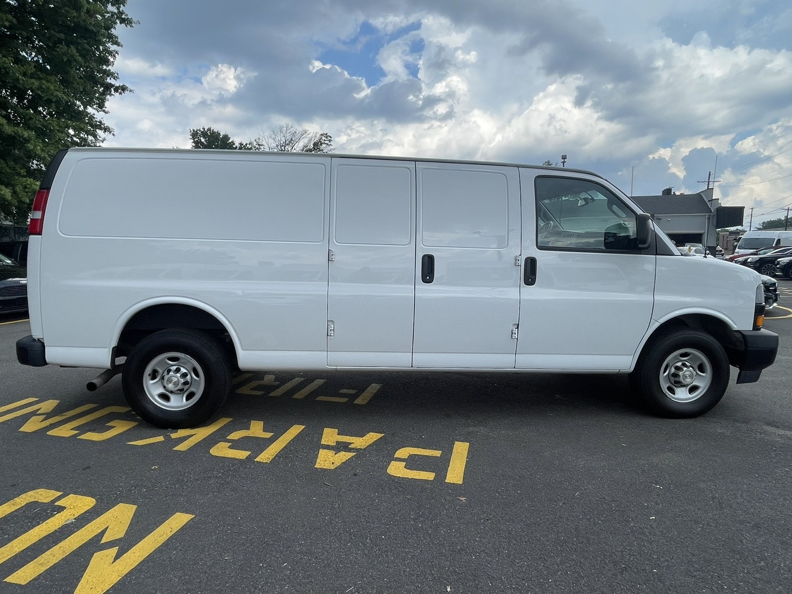 2019 Chevrolet Express Cargo Van photo 9