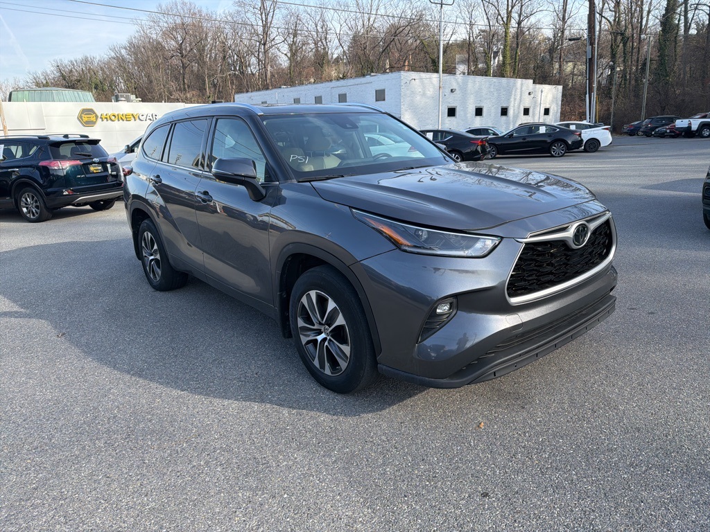 2021 Toyota Highlander XLE's photo