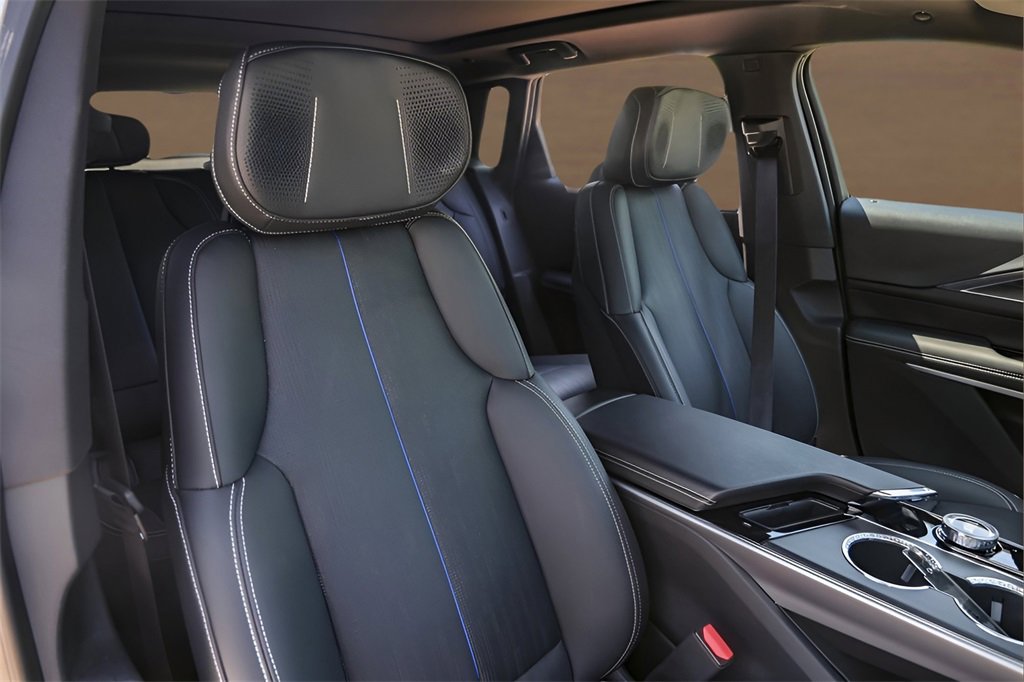 2024 Cadillac Lyriq Luxury photo 27
