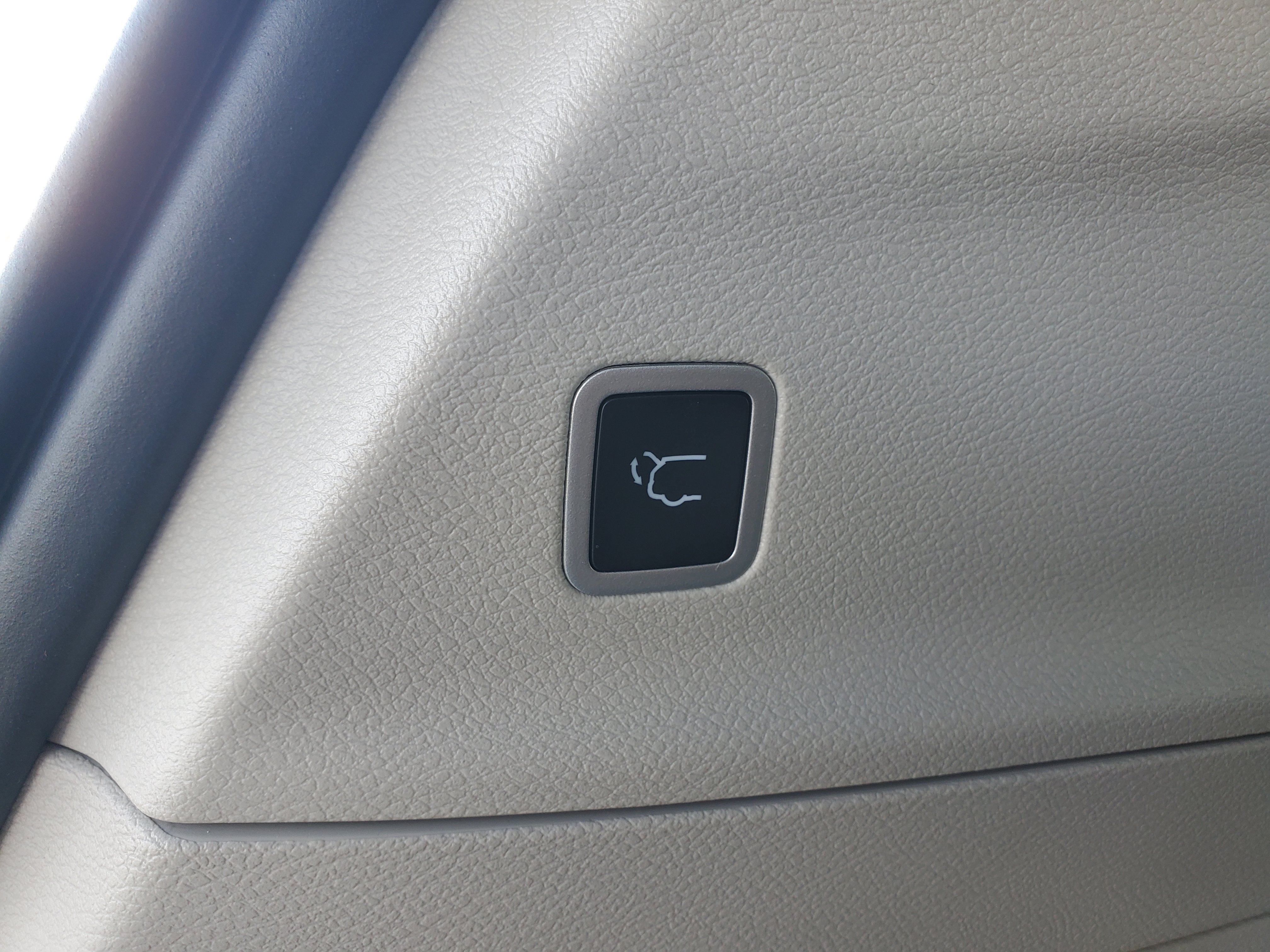 2024 Chrysler Pacifica Touring L photo 12