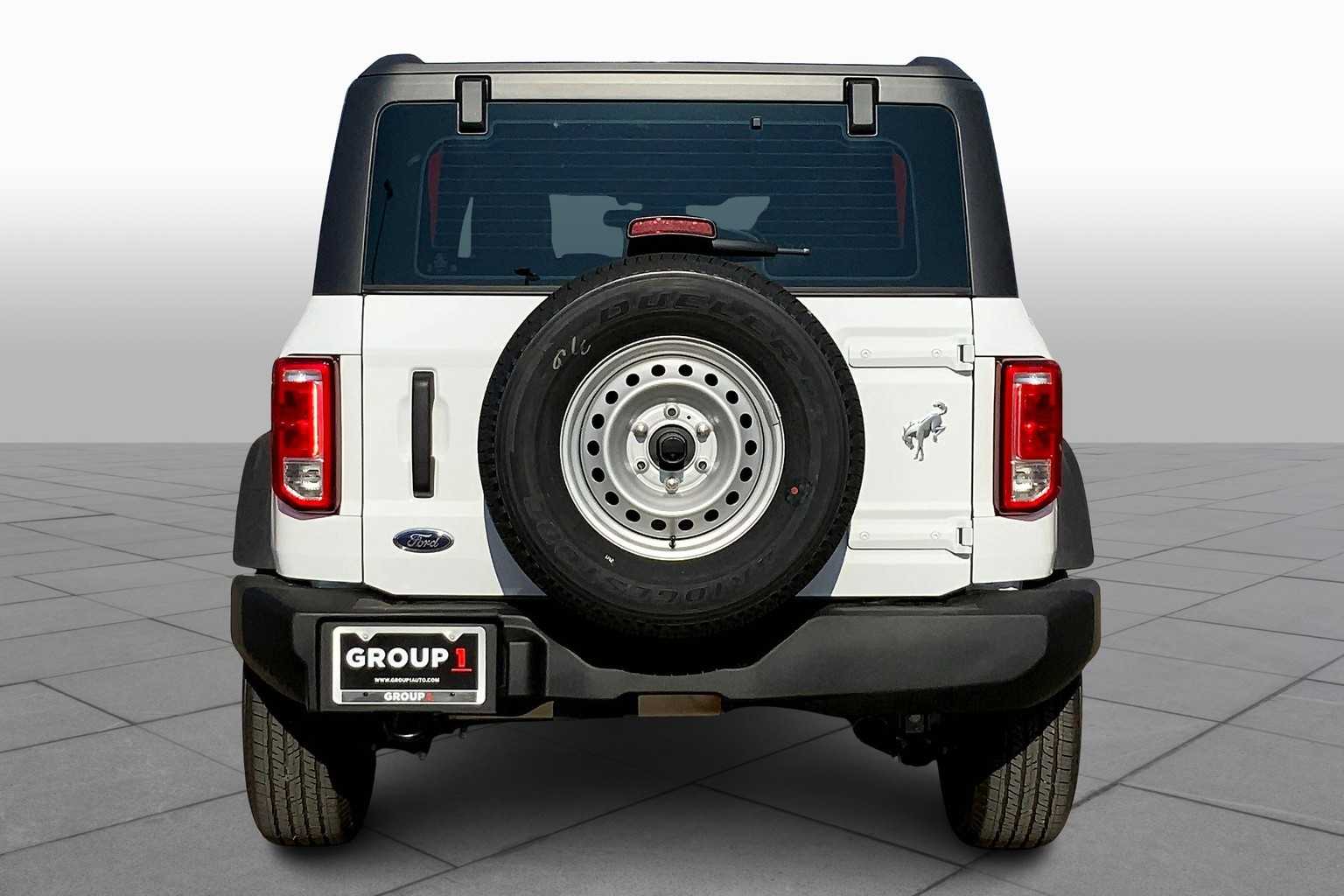 2025 Ford Bronco Base photo 4