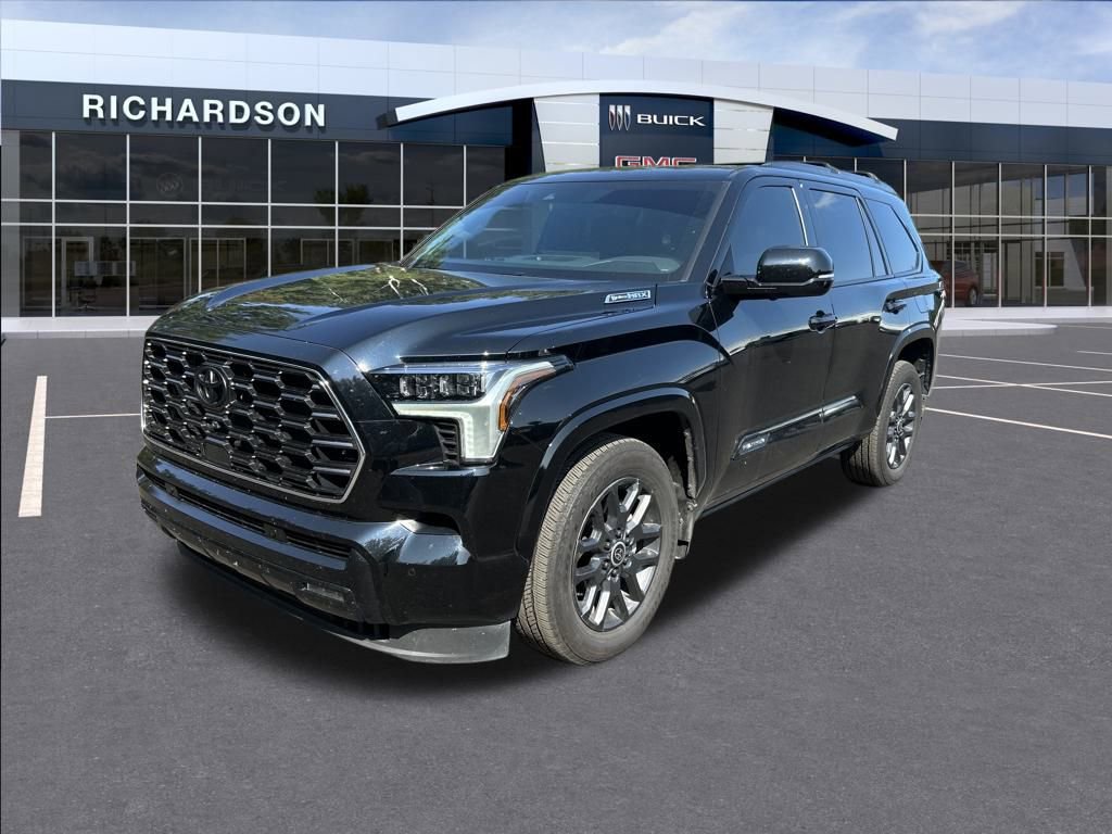 2024 Toyota Sequoia Platinum's photo