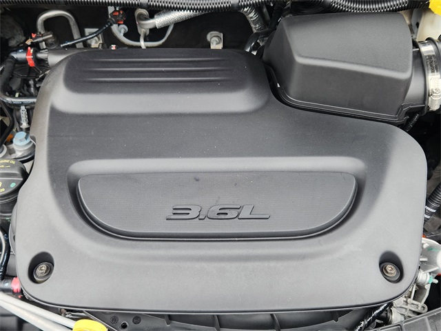 2022 Chrysler Voyager LX photo 17