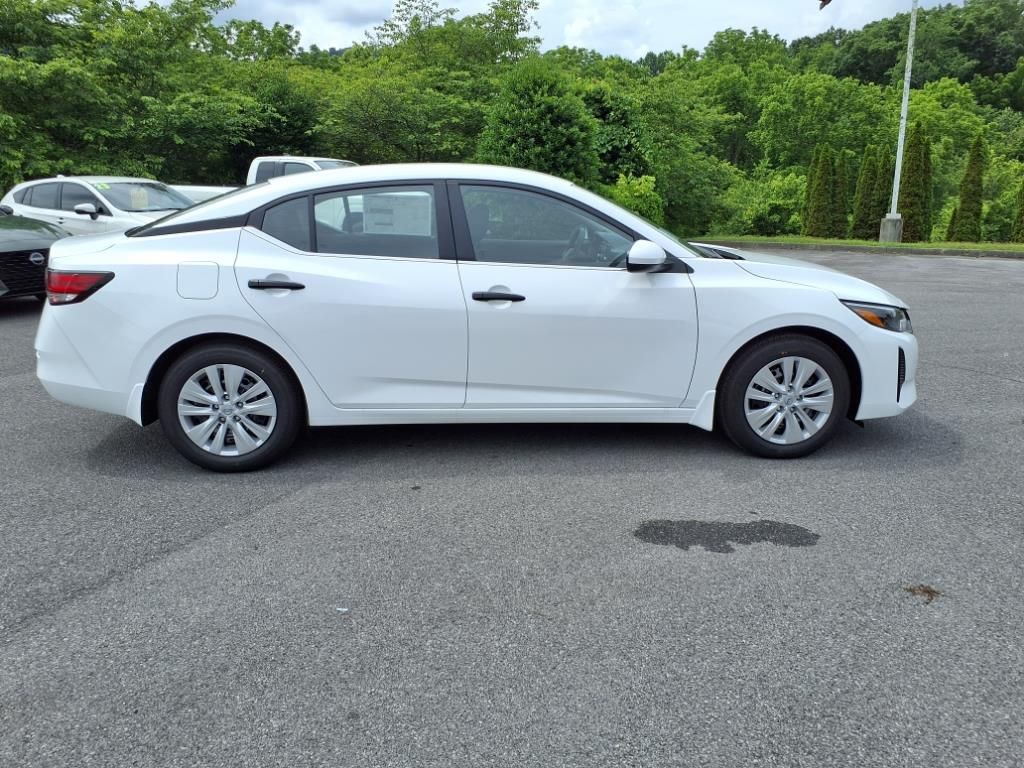 2025 Nissan Sentra S photo 2
