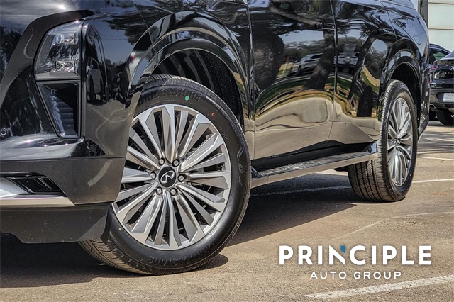 2025 Infiniti QX80 Luxe photo 4