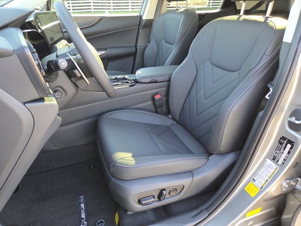 2026 Lexus NX 350h Luxury AWD photo 5