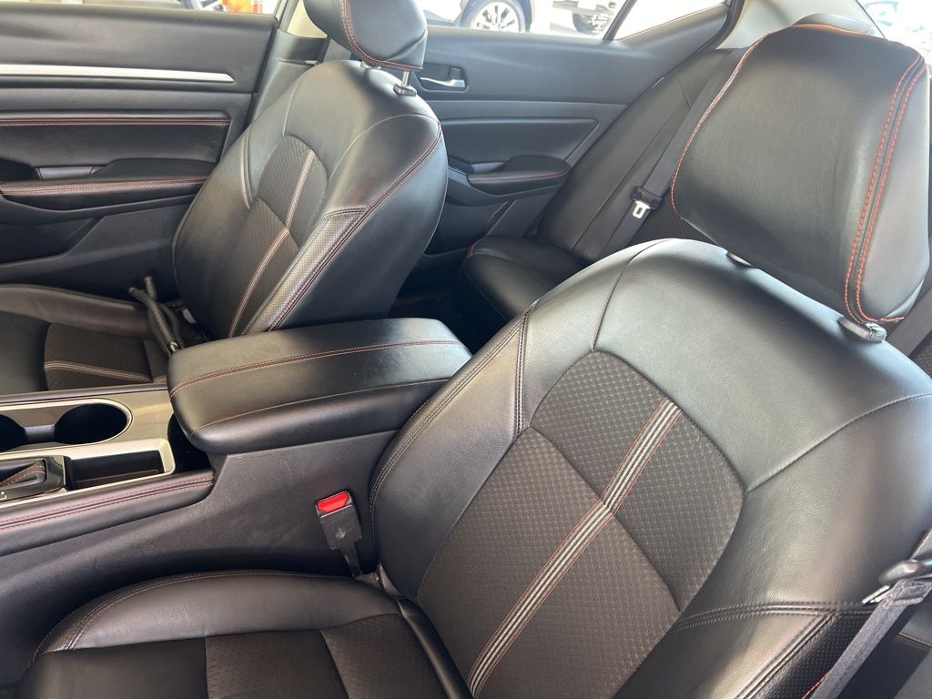 2023 Nissan Altima SR photo 5