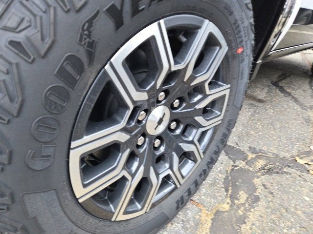 2026 Chevrolet Colorado Z71 photo 3