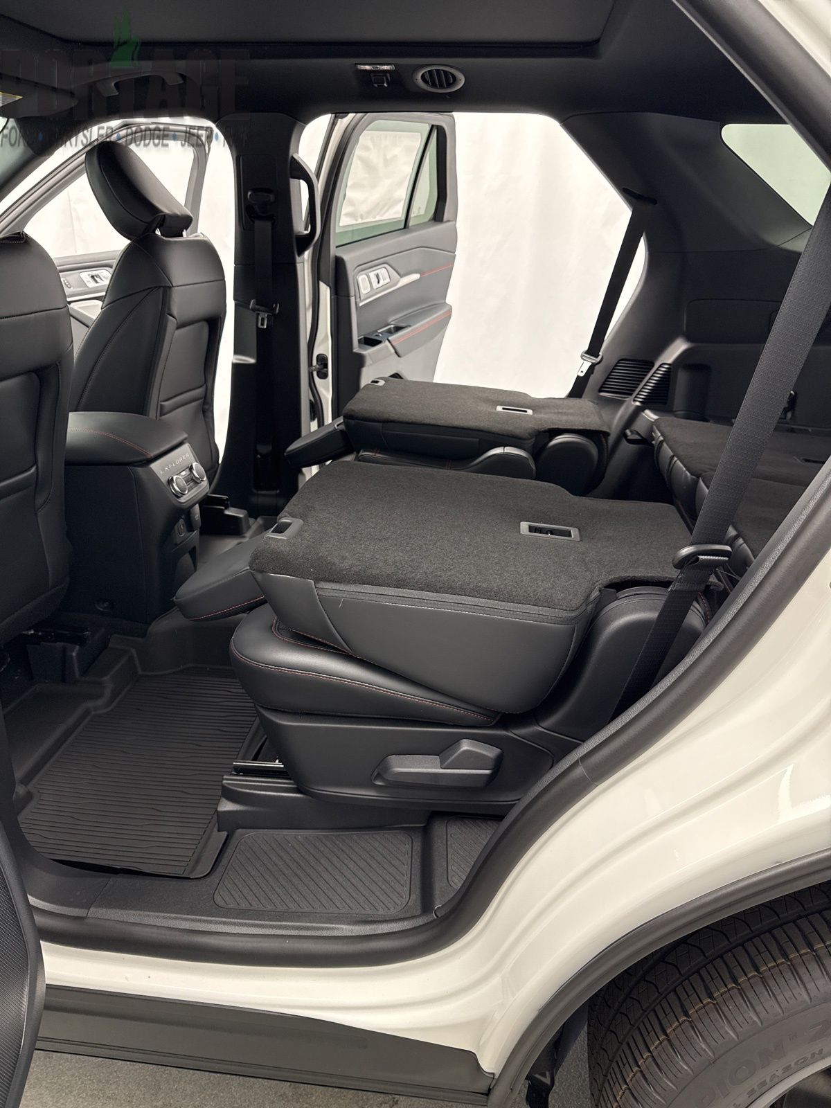2025 Ford Explorer ST photo 43