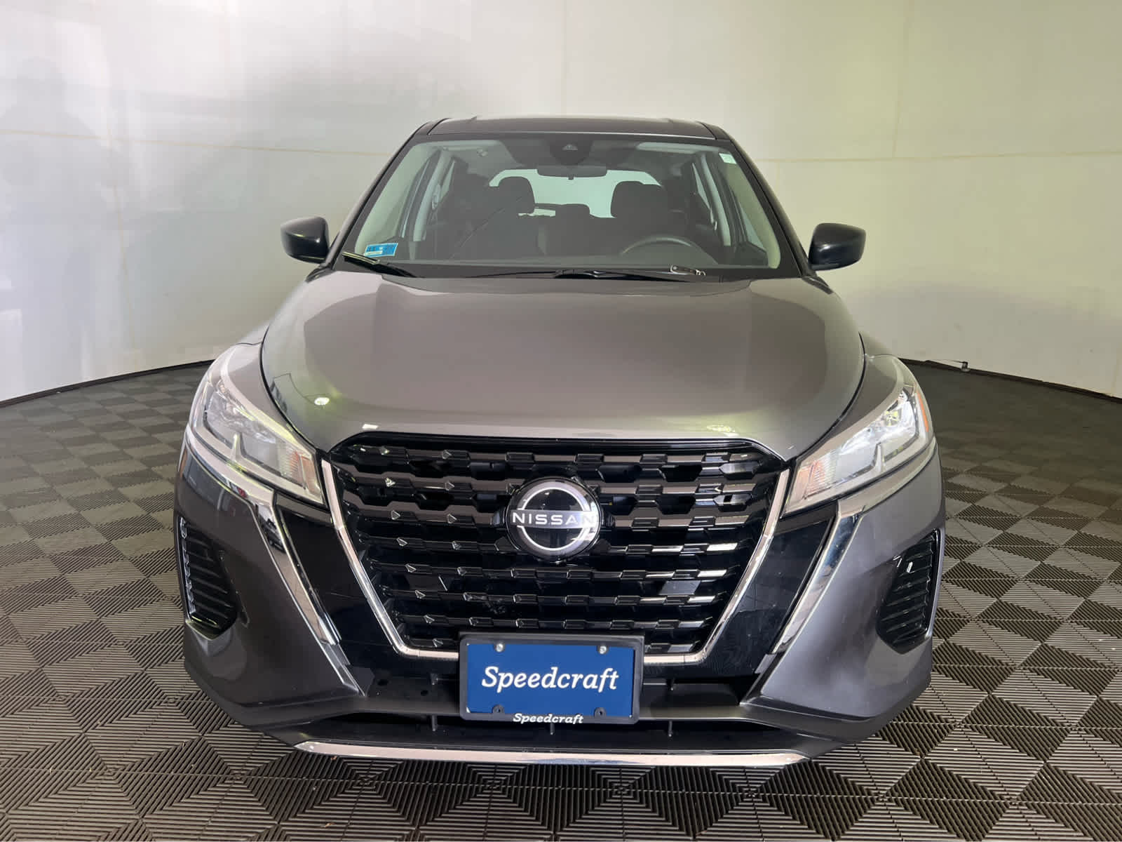 2025 Nissan Kicks Play S photo 2