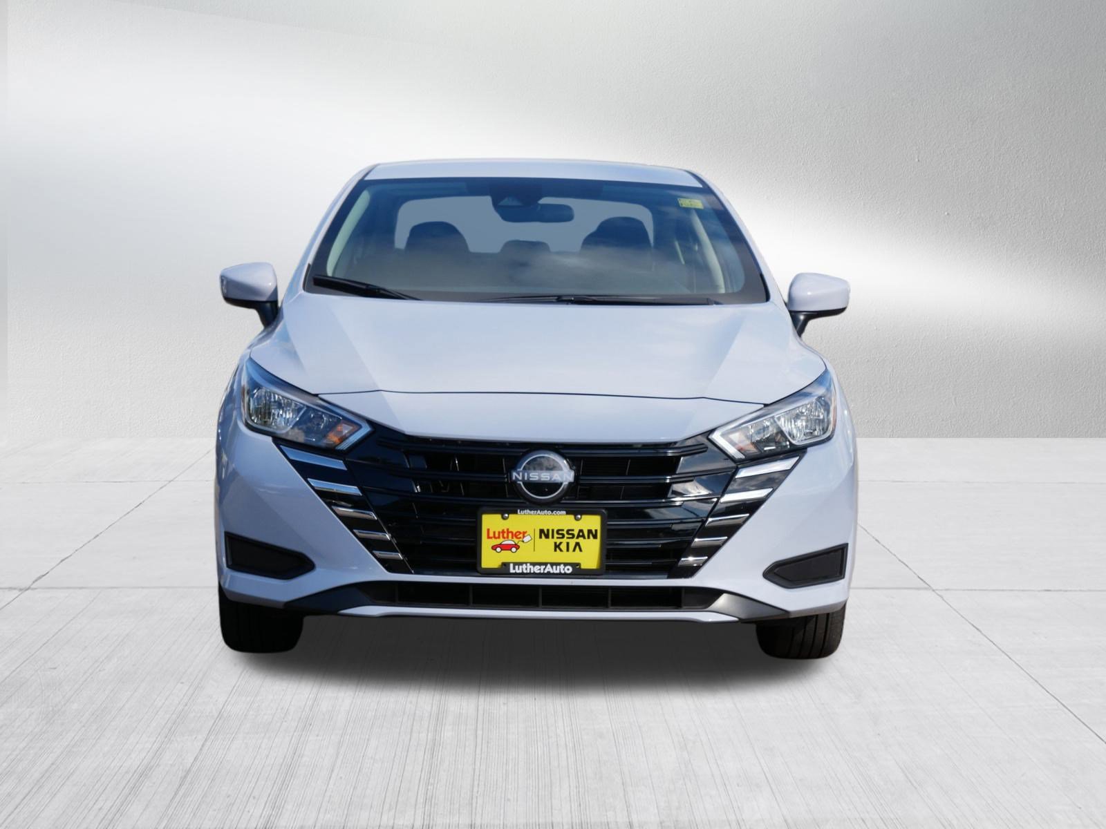 2024 Nissan Versa SV photo 2