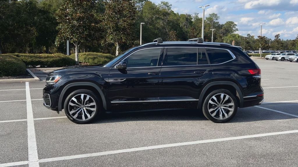 2023 Volkswagen Atlas V6 SEL Premium R-Line photo 3