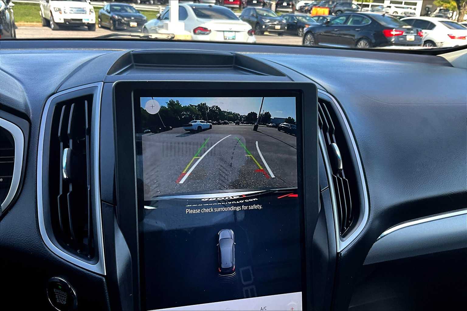 2021 Ford Edge SEL photo 25