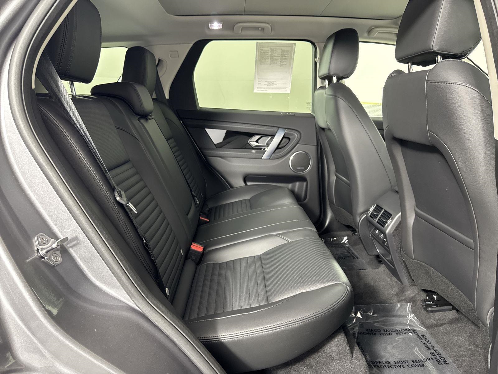 2025 Land Rover Discovery Sport S photo 29