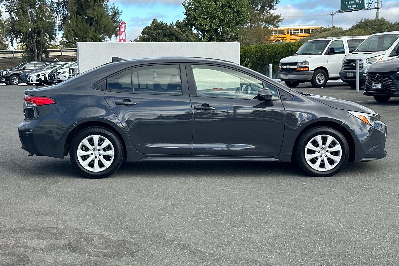 2023 Toyota Corolla Hybrid LE photo 3