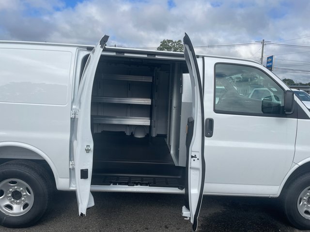 2025 Chevrolet Express 2500 Work Van photo 6