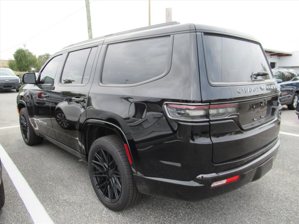 2024 Jeep Grand Wagoneer II photo 3