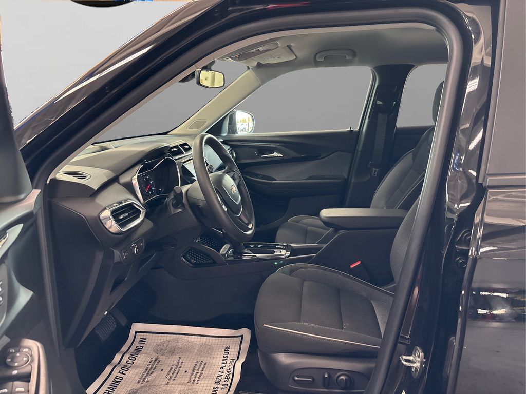 2022 Chevrolet Trailblazer LT photo 9