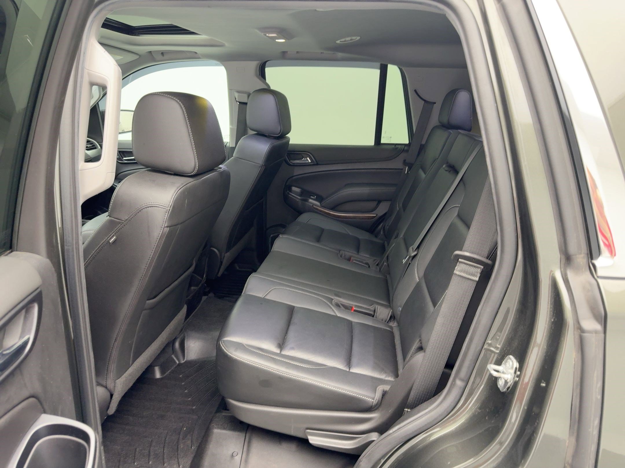 2019 Chevrolet Tahoe LT photo 14