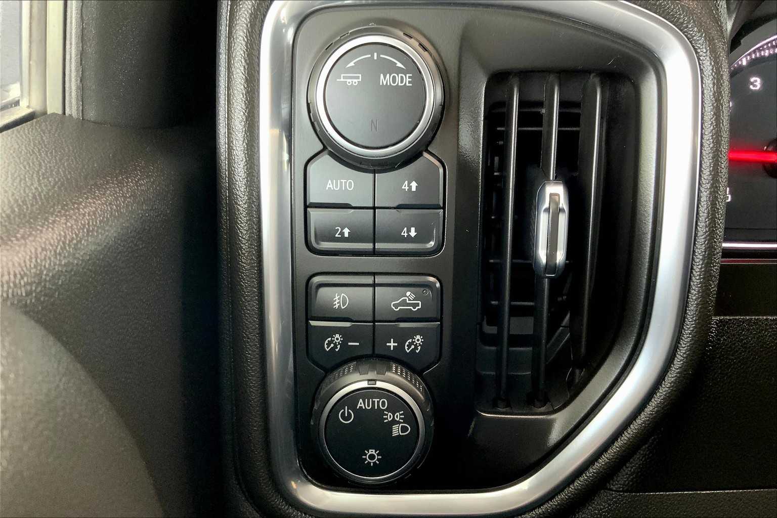 2021 Chevrolet Silverado 1500 RST photo 32