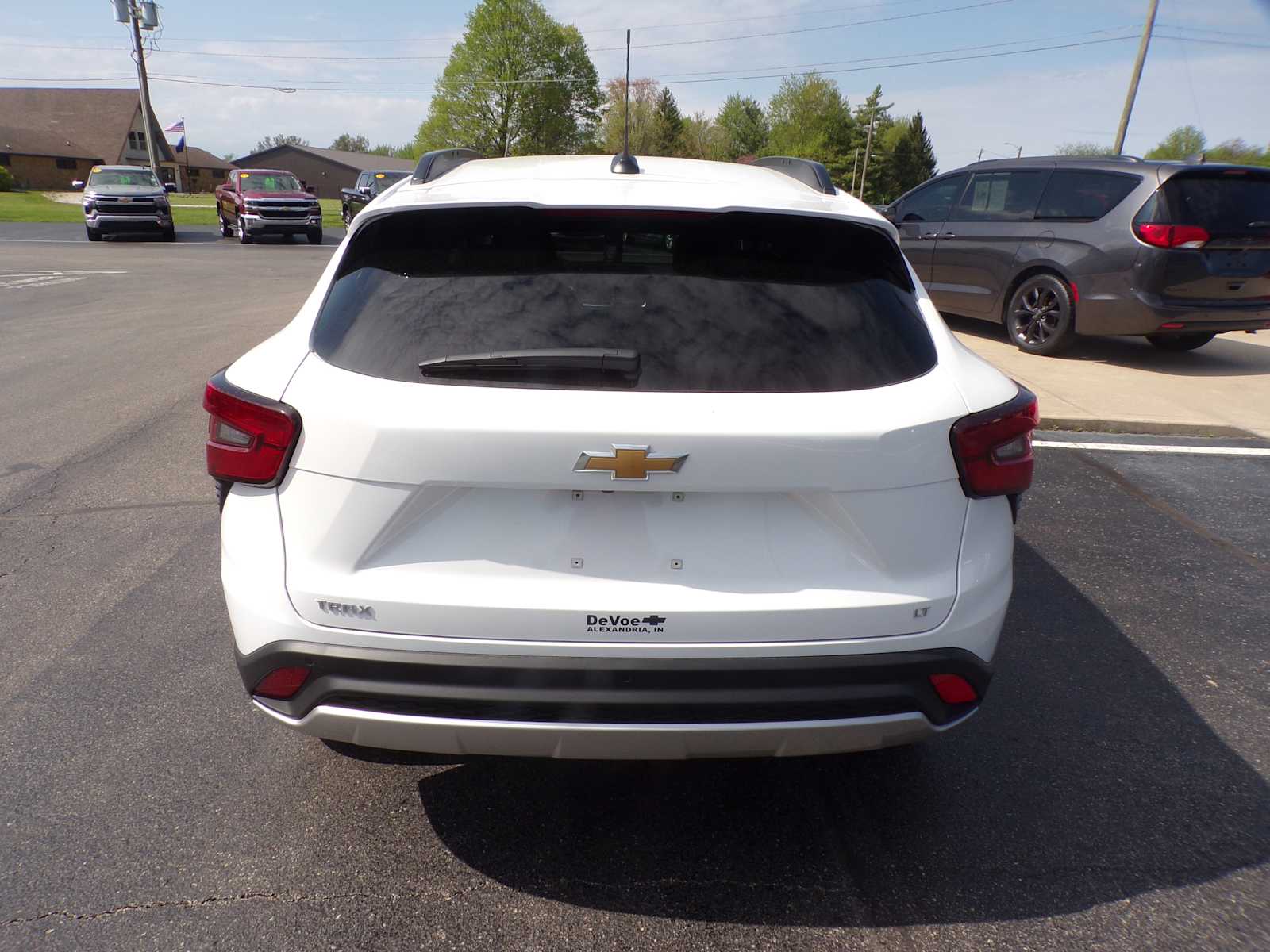 2025 Chevrolet Trax LT photo 3