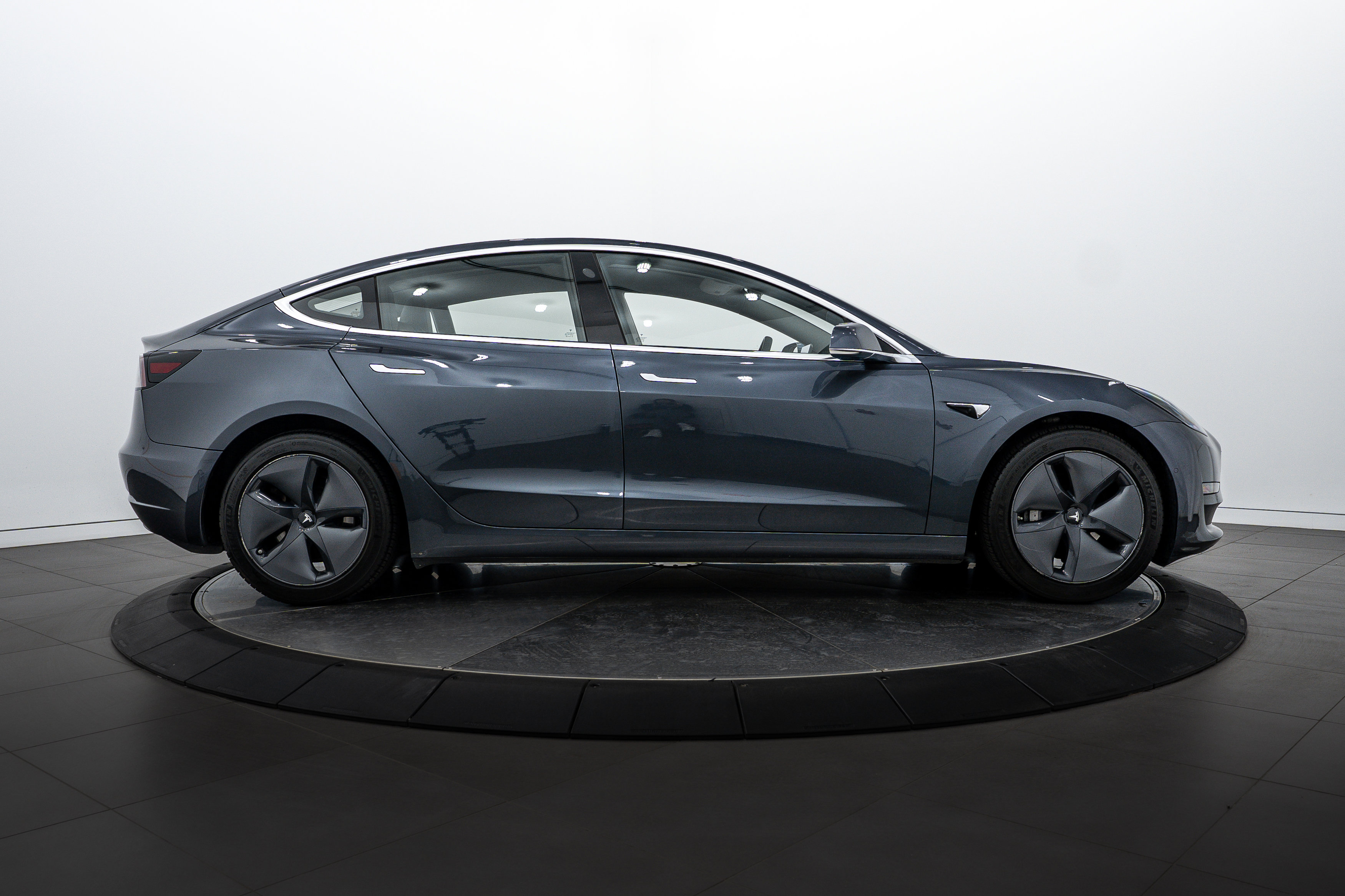 2019 Tesla Model 3 Performance photo 3