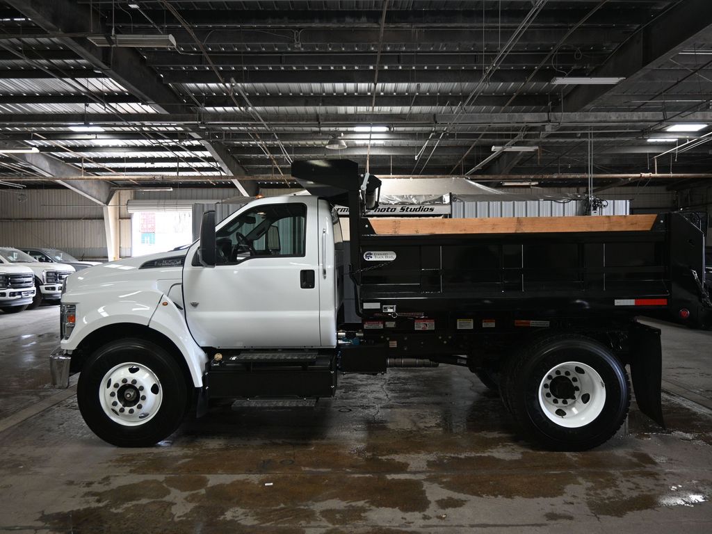 2025 Ford F-650 Base photo 6