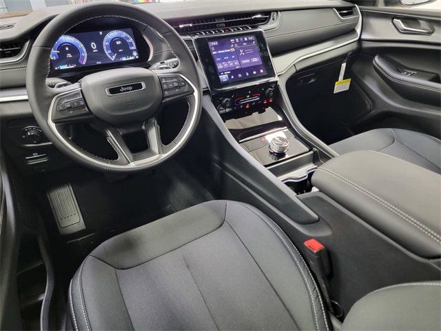 2025 Jeep Grand Cherokee Laredo X photo 28