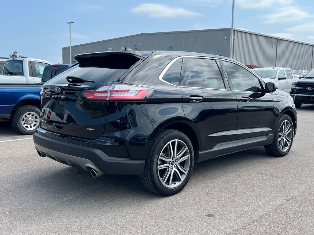 2022 Ford Edge Titanium photo 3