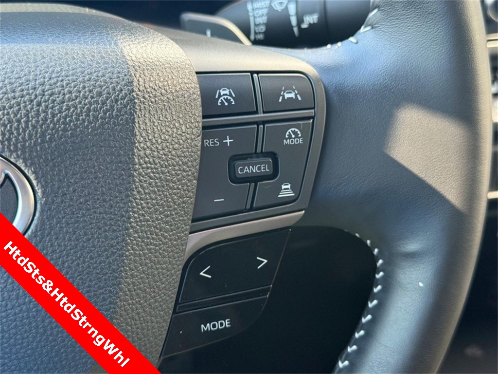 2025 Toyota Camry SE photo 18