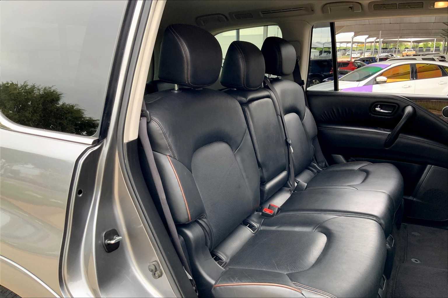 2020 Nissan Armada SL photo 17
