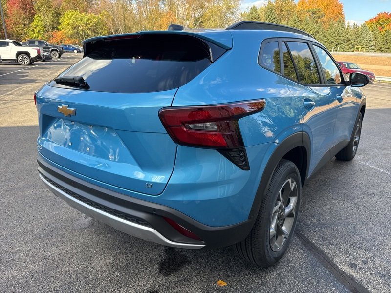 2026 Chevrolet Trax LT photo 3