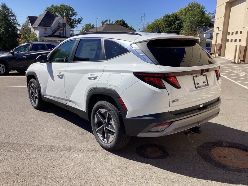 2026 Hyundai Tucson SEL photo 4