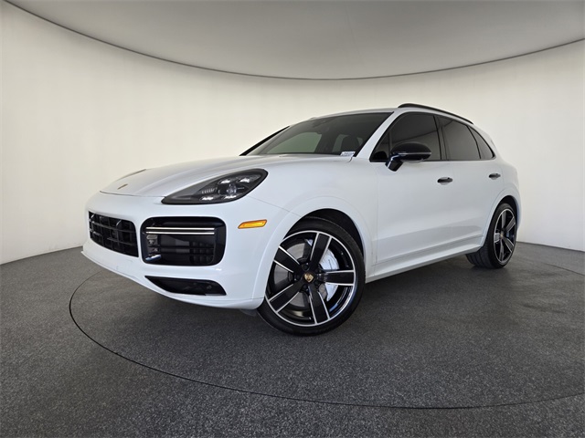 2023 Porsche Cayenne Turbo's photo